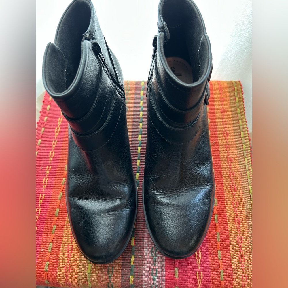 Clarks buckle booties sz 8 - Picture 4 of 13